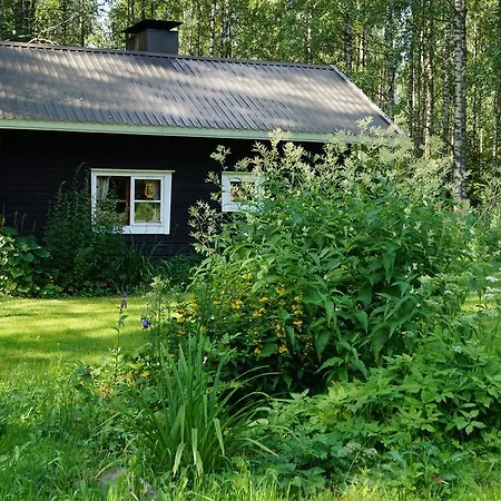 Lakomaen Metsakartano Heinäpohja