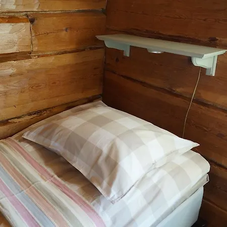 Panzió Lakomaen Metsakartano Heinäpohja